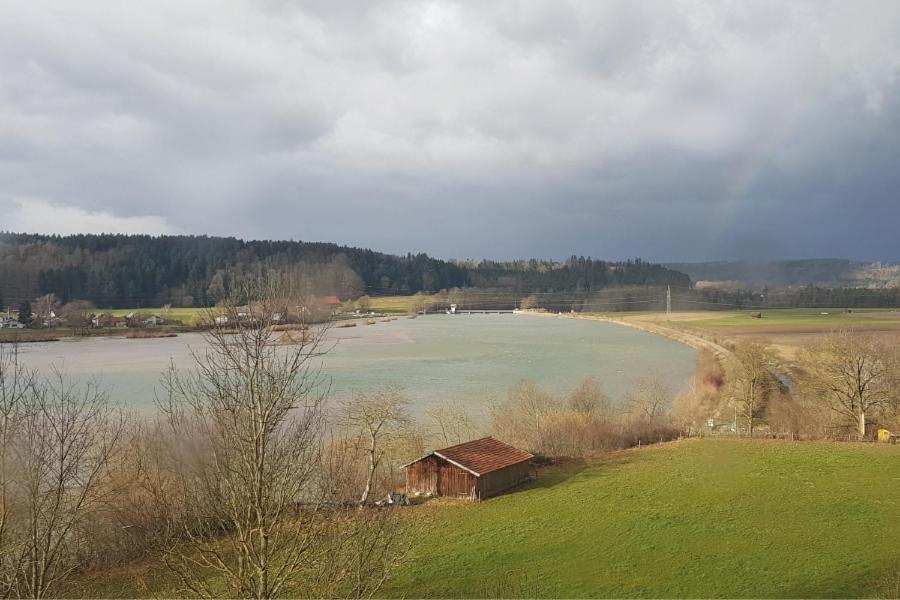 Stille X Weite - Hochwertige Wohnung Mit See-Panorama Kronburg Экстерьер фото